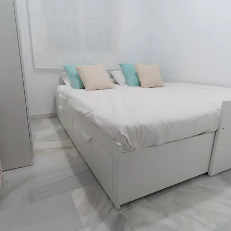 Aqua - 2 Bedrooms, Terrace & Pool - Apartment *
