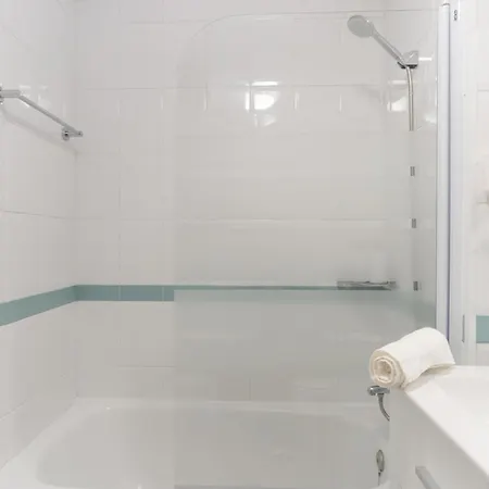 Aqua - 2 Bedrooms, Terrace & Pool - Apartment Benalmadena