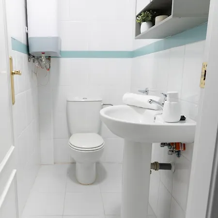 Aqua - 2 Bedrooms, Terrace & Pool - Apartment *