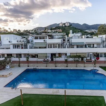 Apartment Aqua - 2 Bedrooms, Terrace & Pool -