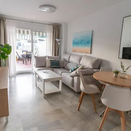 Aqua - 2 Bedrooms, Terrace & Pool - Apartment *