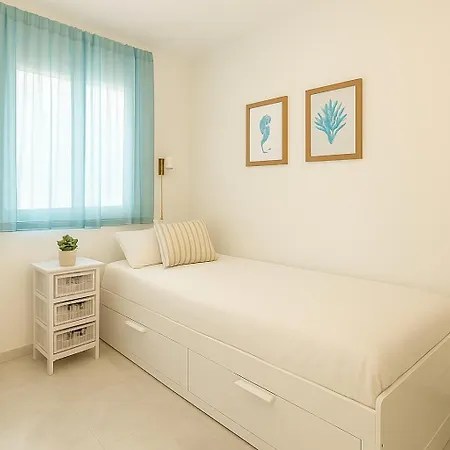 Aqua - 2 Bedrooms, Terrace & Pool - Appartement